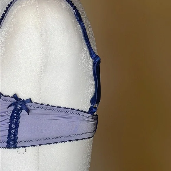 Wacoal B. Tempted Blue Lace Underwire Bra - Picture 4 of 4